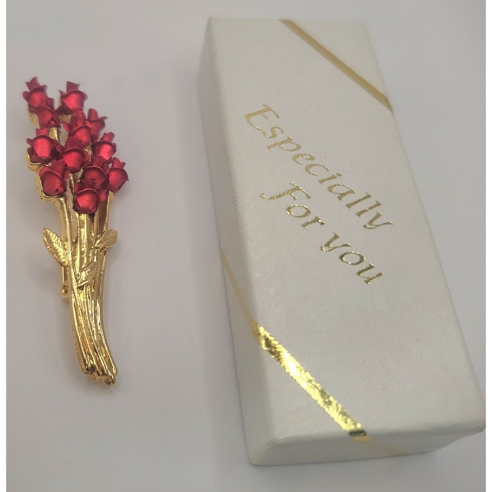 Vintage‎ Red Rose Floral Bouquet Gold Tone Brooch/Pin Signed DM 97 NIB